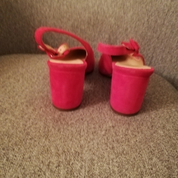 Suede Fuchsia Slingback Pumps. Size 6 1/2. - Picture 3 of 7